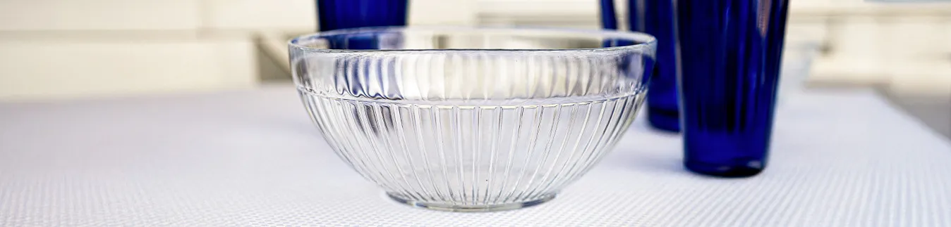 Szklane miski i salaterki na sałatki i owoce | Glasset